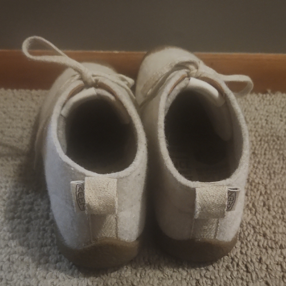 KEEN Women's Mosey Chukka boot in Natural felt size 10 - Picture 5 of 7